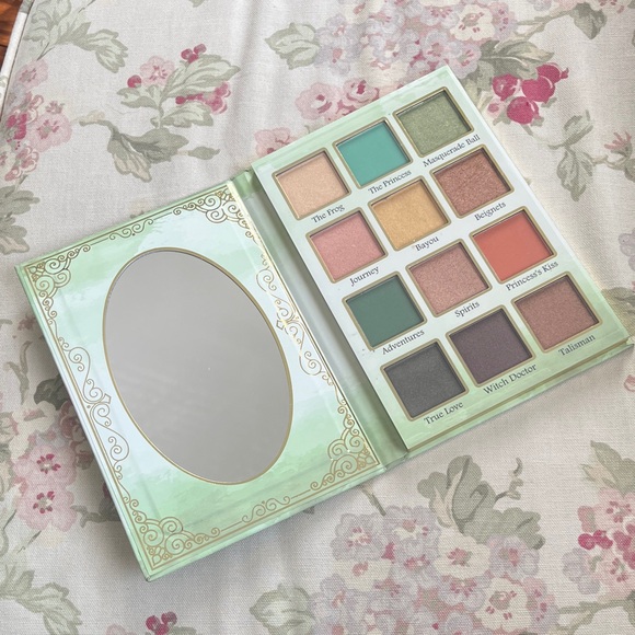 Last chance B4 donating.  NEW! Disney Princess and the Frog Eyeshadow Palette - Picture 9 of 12